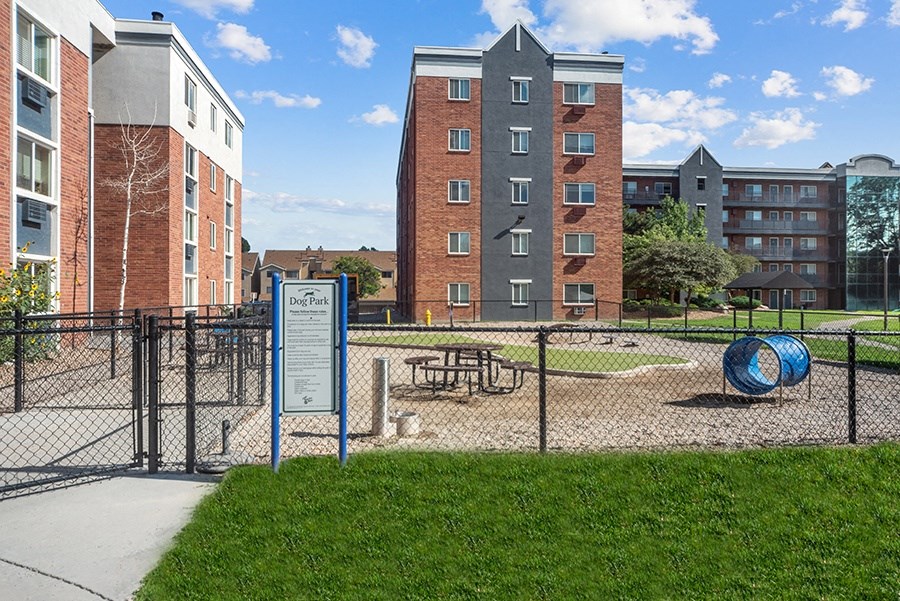 Esprit Cherry Creek Apartments, 5001 E Mississippi Ave, Glendale, CO