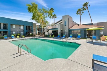 Pool and clubhouse - Photo Gallery 21