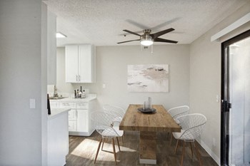 Model apartment dining room and kitchen - Photo Gallery 3