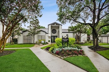Clubhouse and leasing office front entrance exterior