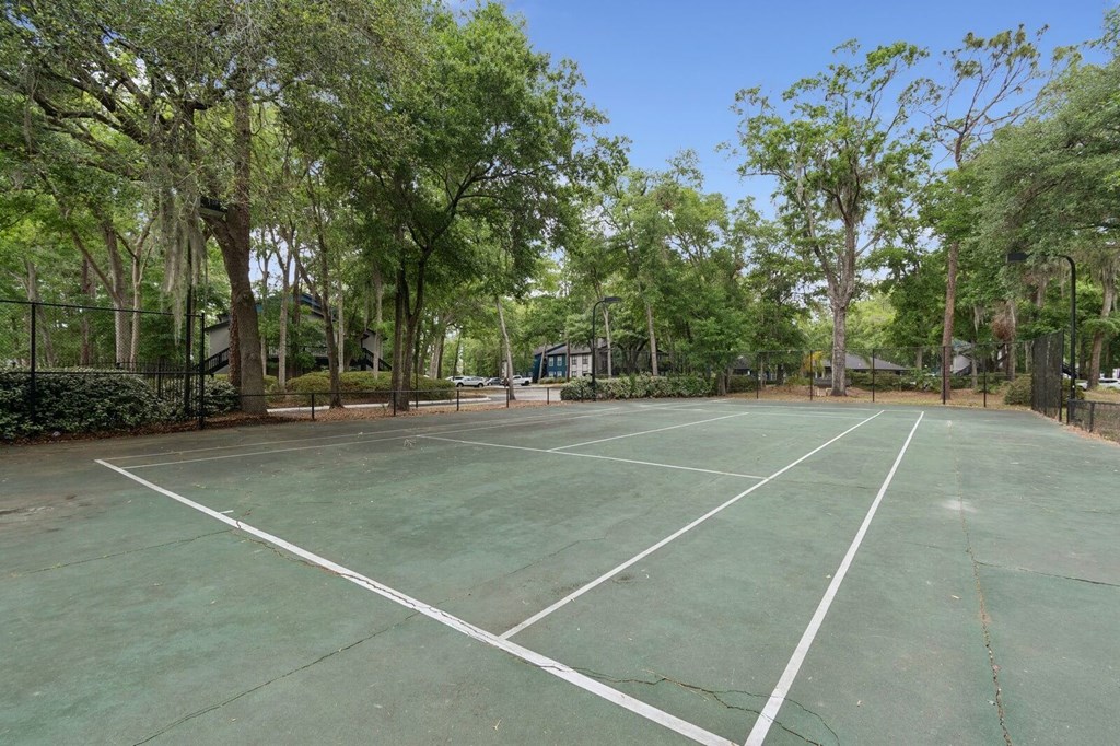 Tennis court at Northlake Apartments in Jacksonville, FL