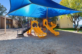 Community playground with suncover - Photo Gallery 13
