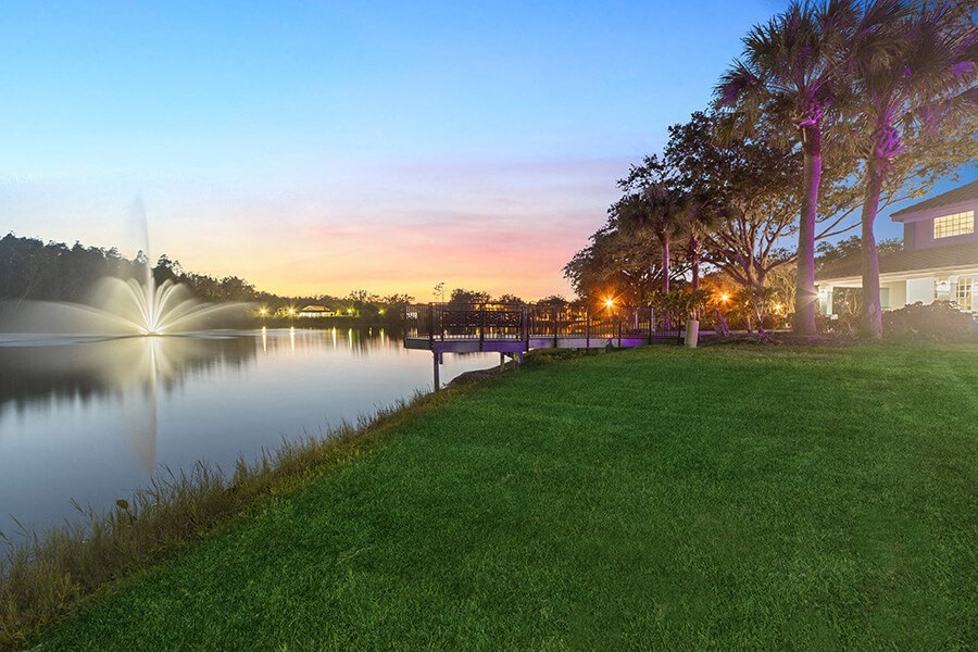 Community Fountain and Deck at Vinings at Hunter's Green Apartments in Tampa, FL.