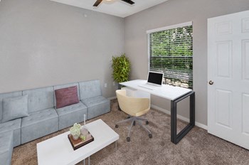 Model 2nd bedroom that can be used as office - Photo Gallery 6