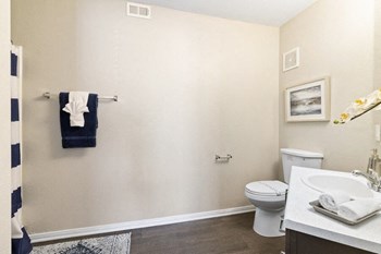 Model bathroom - Photo Gallery 9