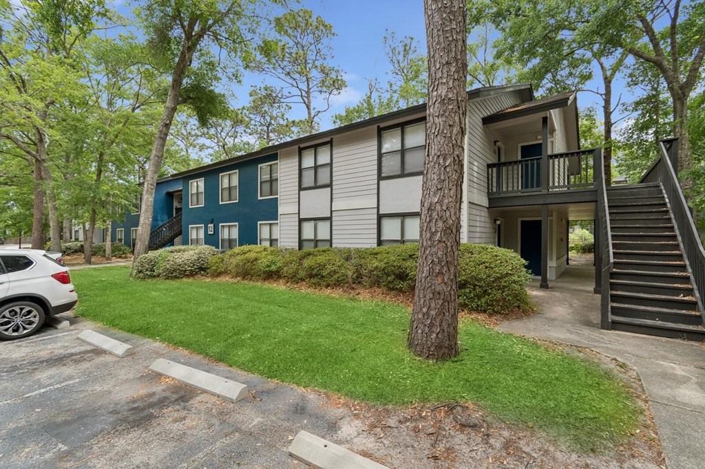 Apartment building exterior at Northlake Apartments in Jacksonville, FL