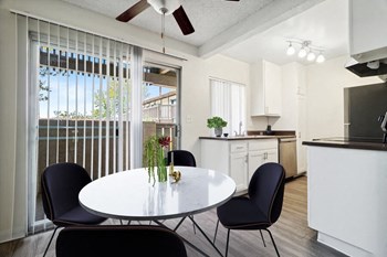 Model dining room - Photo Gallery 3