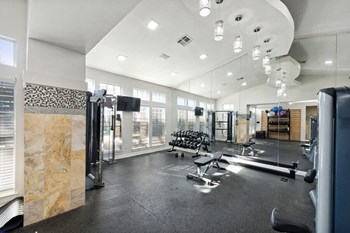 Large fitness center - Photo Gallery 22