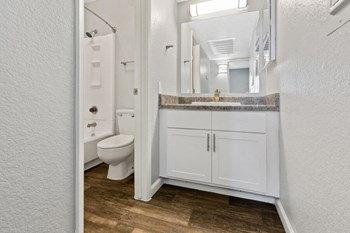 Model bathroom - Photo Gallery 8