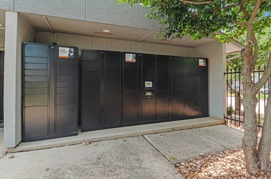 Mail lockers
