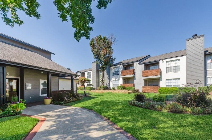 Clubhouse walking path at Cobblestone, Arlington, Texas