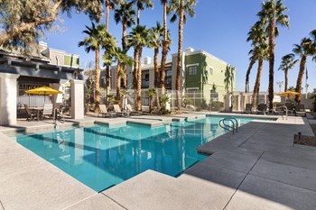 View of swimming pool and sundeck - Photo Gallery 5