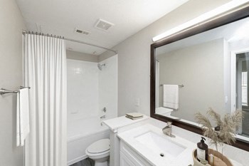 Model bathroom - Photo Gallery 10