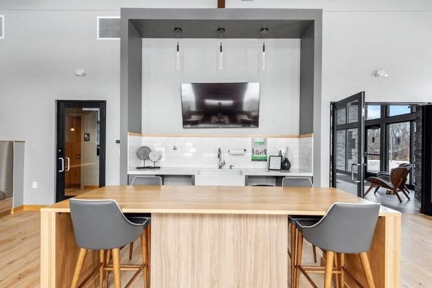 Parkvue Flats Apartments, 1505 E Burnsville Pkwy, Burnsville, MN RentCafe