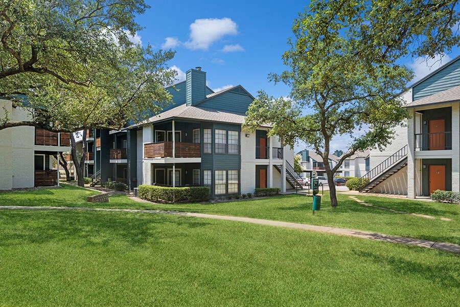 Bridges At Deer Run Apartments, 3637 Trinity Mills Rd., Dallas, TX RentCafe