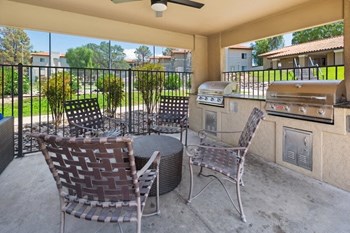 Community picnic area - Photo Gallery 6
