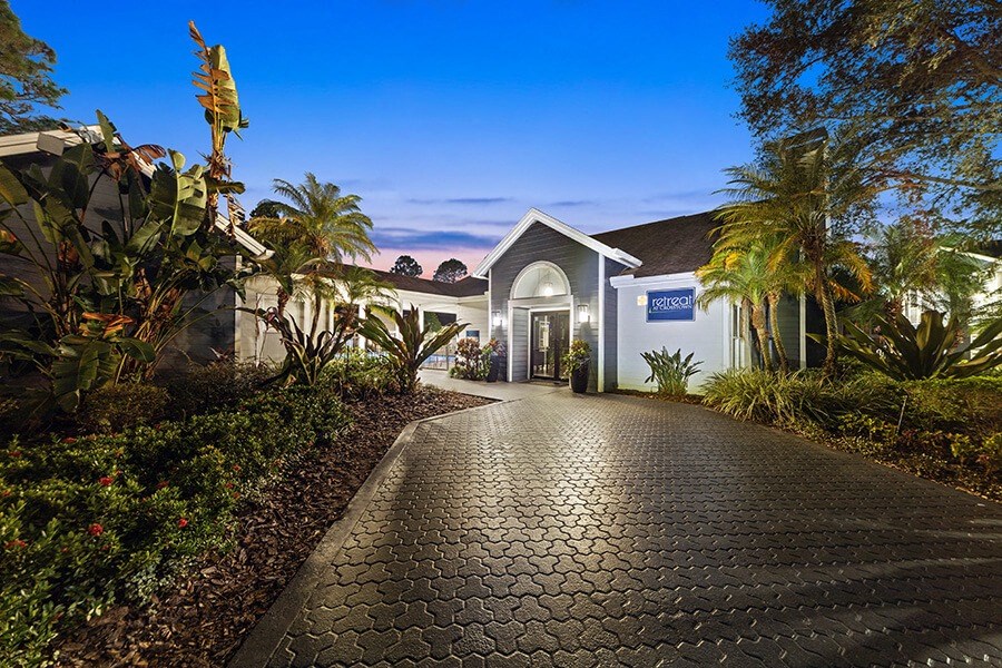 Community Clubhouse and Exterior at Retreat at Crosstown Apartments in Riverview, FL.