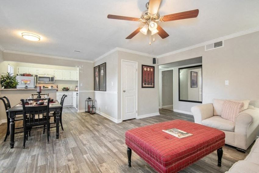 Saratoga Ridge Apartments, 1450 East Bell Rd, Phoenix, AZ