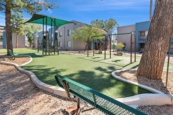 Playground courtyard - Photo Gallery 16