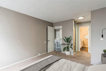 Model primary bedroom - Photo Gallery 4