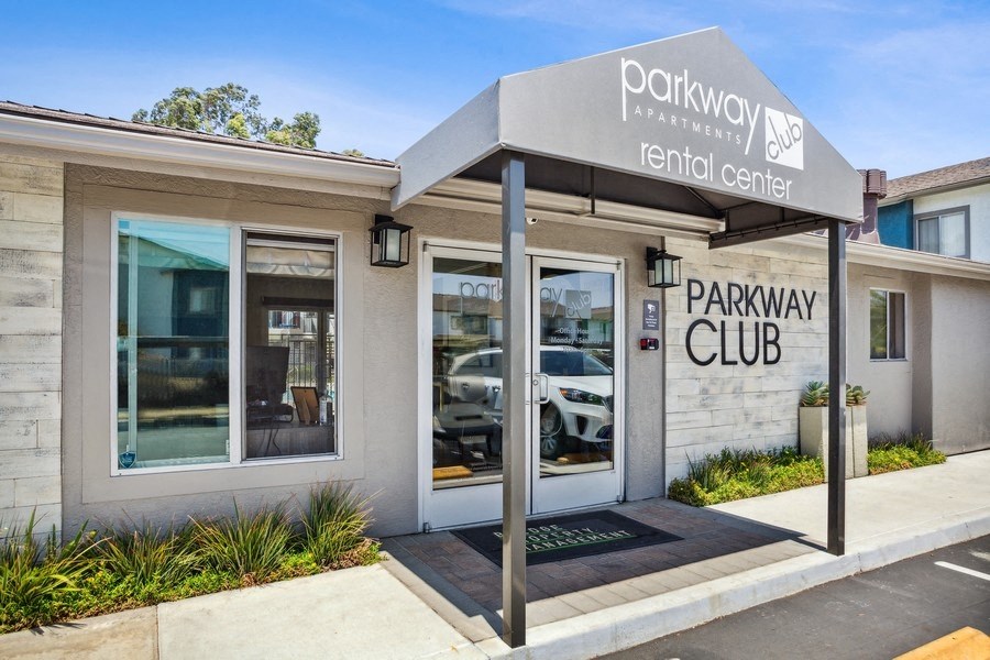Clubhouse and Leasing Office entrance