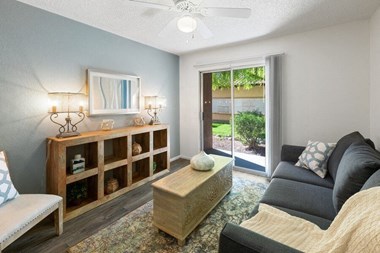 6340 South Santa Clara Ave 1-2 Beds Apartment for Rent Photo Gallery 1