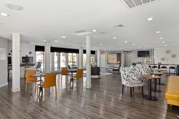 Resident lounge with tables and computers - Photo Gallery 14