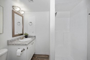 Model bathroom - Photo Gallery 6
