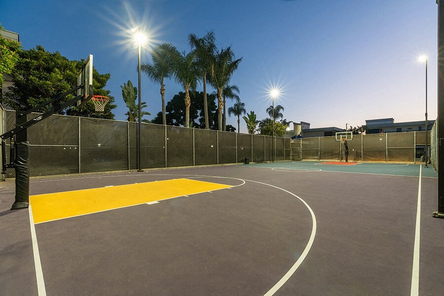 Community Sports Court at Madison Park Apartments located in Anaheim, CA.