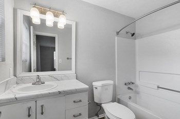 Model bathroom - Photo Gallery 6