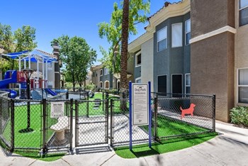 Fenced in dog park - Photo Gallery 11