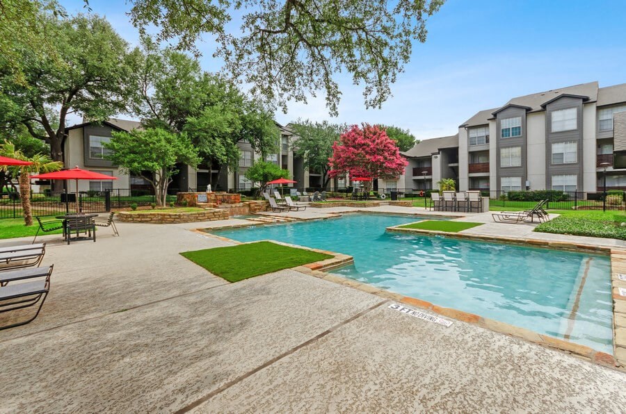 Resort style swimming pool at Autumnwood, Texas, 76014