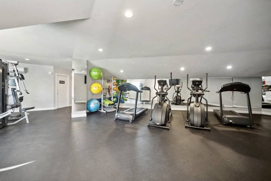 fitness center at district at fiesta park