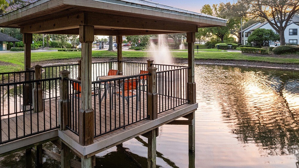 Community Fountain and Deck at Fountains at Lee Vista Apartments in Orlando, FL.