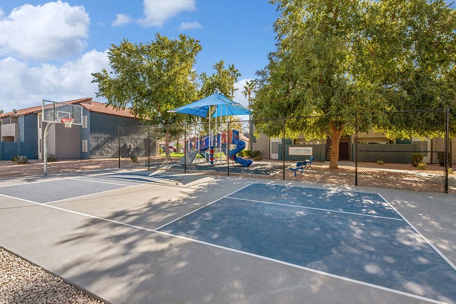 Community Sports Court at Peaks on 4th Apartments in Avondale, AZ.