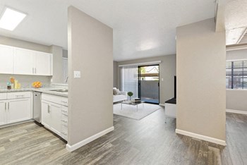 Model living room and dining room - Photo Gallery 3
