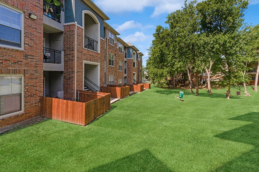 Belmont At Duck Creek Apartments, 6202 Duck Creek Drive, Garland, TX