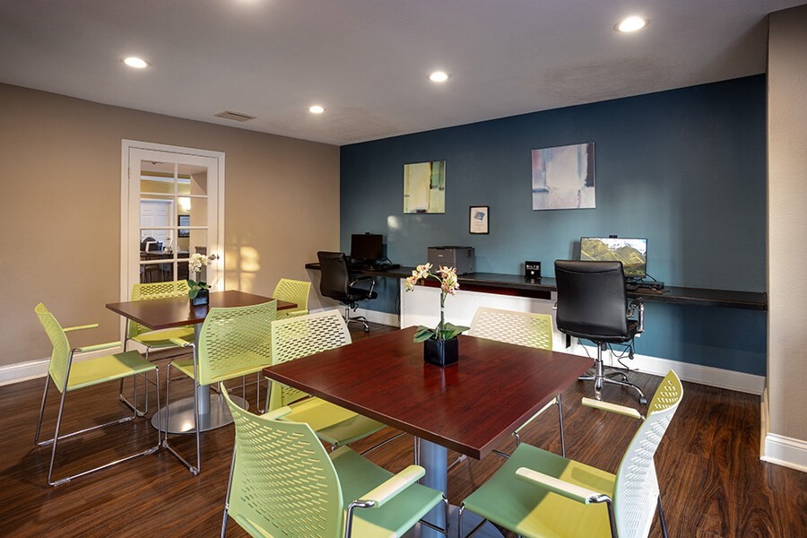 Community Clubhouse Business Center at Santa Fe Ranch Apartments located in Carlsbad, CA.