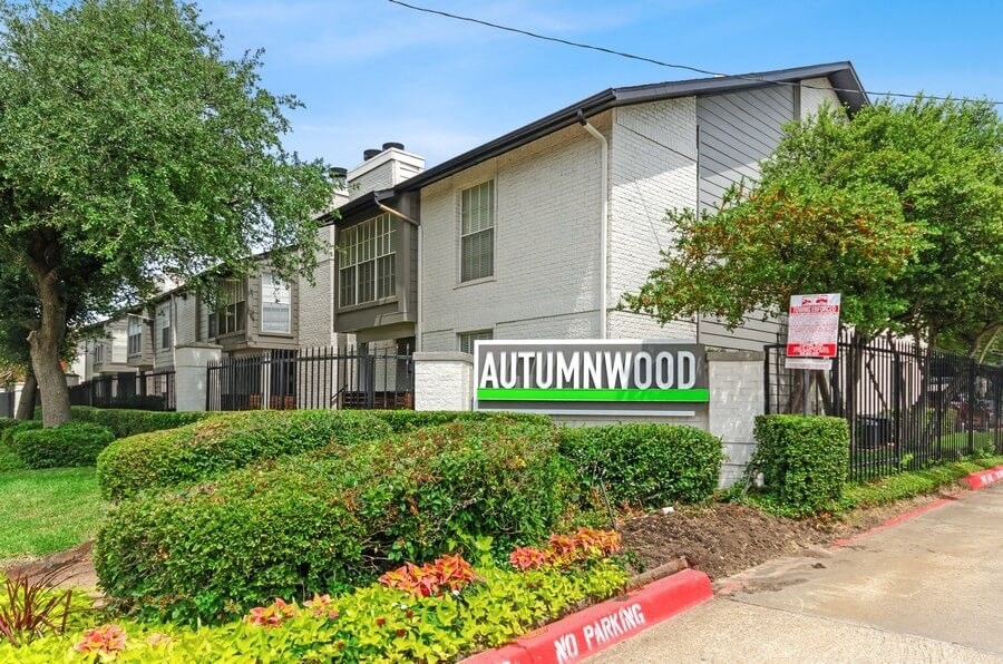 Property entrance sign at Autumnwood, Arlington, TX