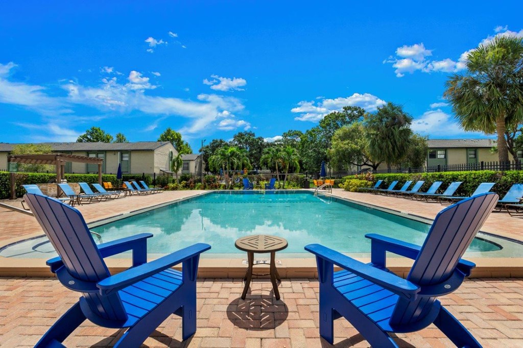 Swimming pool at Oasis at Bayside Apartments in Largo, FL