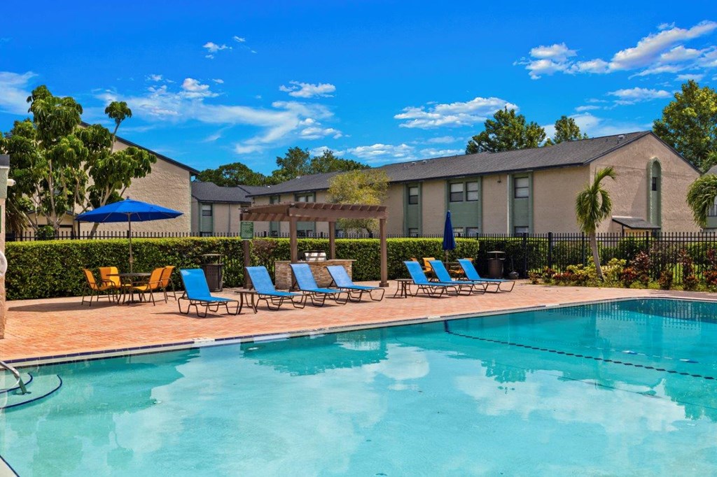 Swimming pool at Oasis at Bayside Apartments in Largo, FL