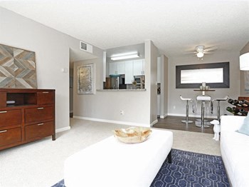 Livingroom looking into dining area and kitchen - Photo Gallery 5