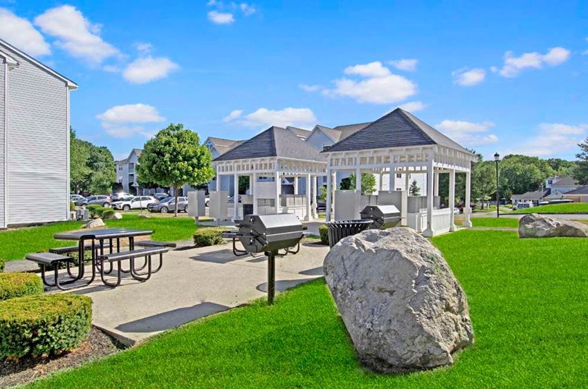 Commons At Haynes Farm Apartments, 100 Arbor Drive, Shrewsbury, MA