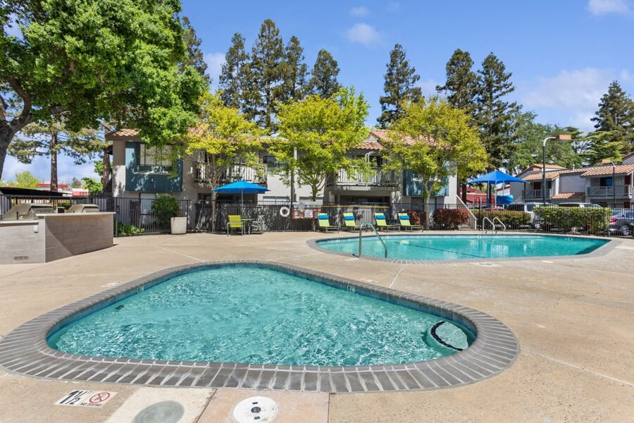 our apartments in mission viejo have a resort style pool