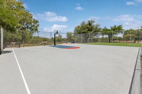Basketball court at Lakeside Casitas apartments