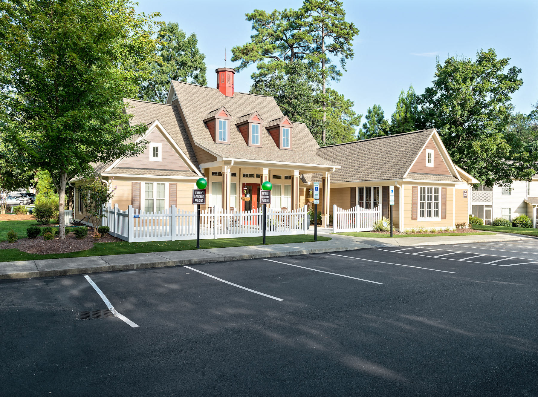 Mission Capital Crossing Apartments, 4722 Dansey Drive