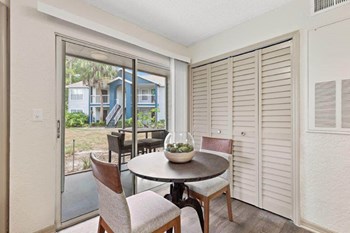 Dining area - Photo Gallery 6