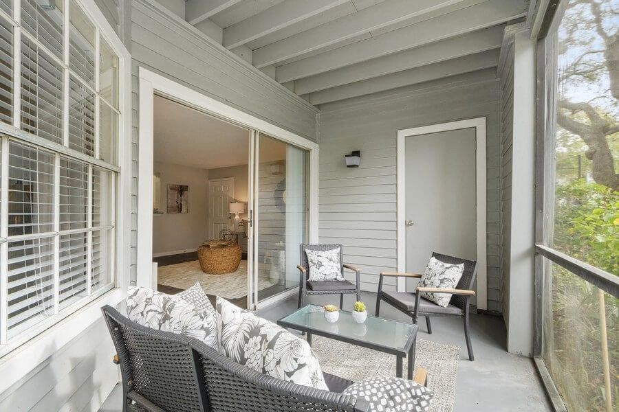 Private outdoor patio/balcony