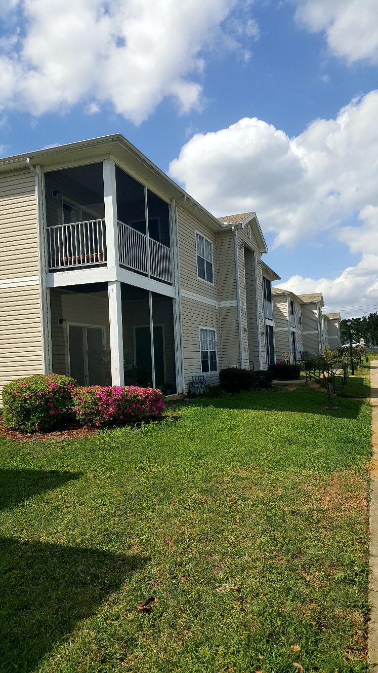 Arbours At Silver Lake