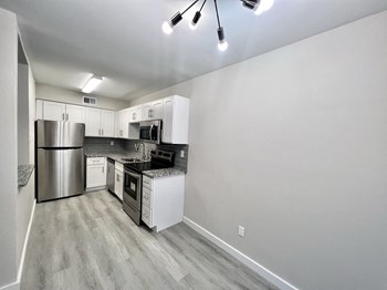 2700 Temple Crest Drive 1-2 Beds Apartment for Rent - Photo Gallery 2